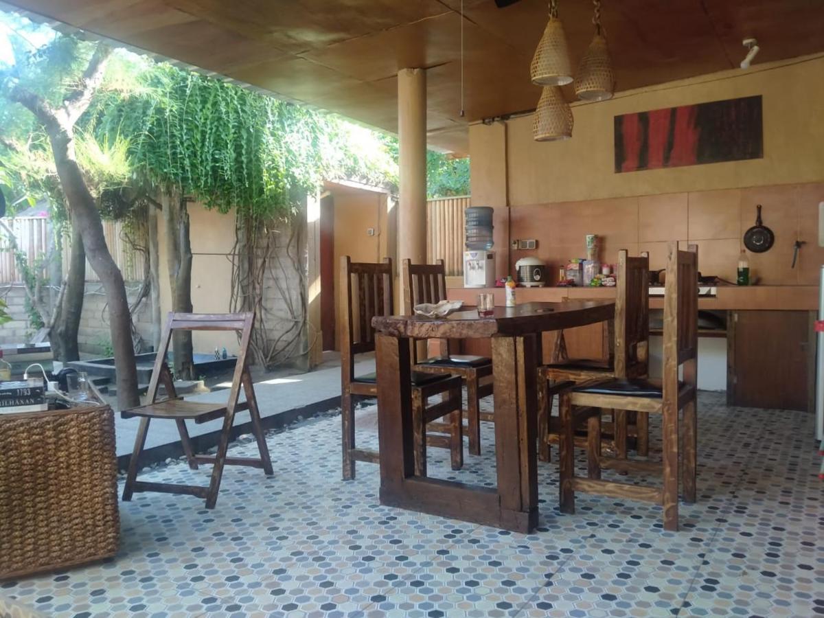 The Huts Villa Gili Trawangan Exterior photo