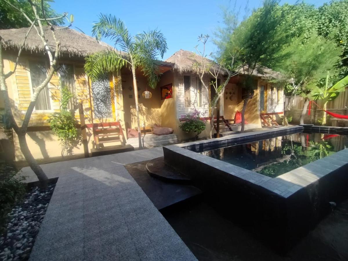 The Huts Villa Gili Trawangan Exterior photo